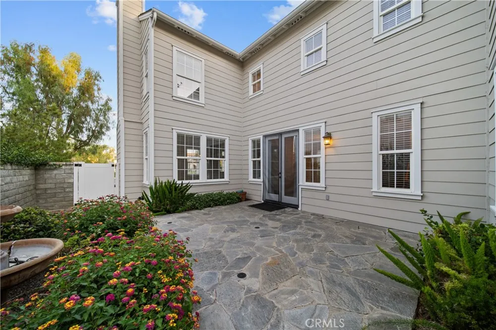 27032 Edgewater Lane Valencia, CA 91355