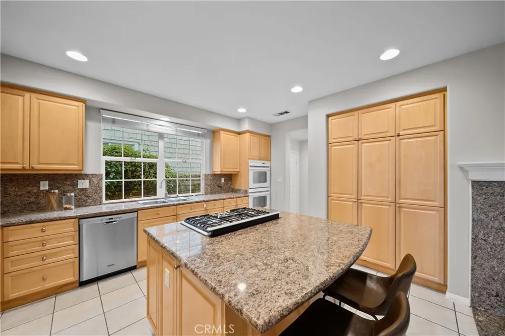 27032 Edgewater Lane Valencia, CA 91355