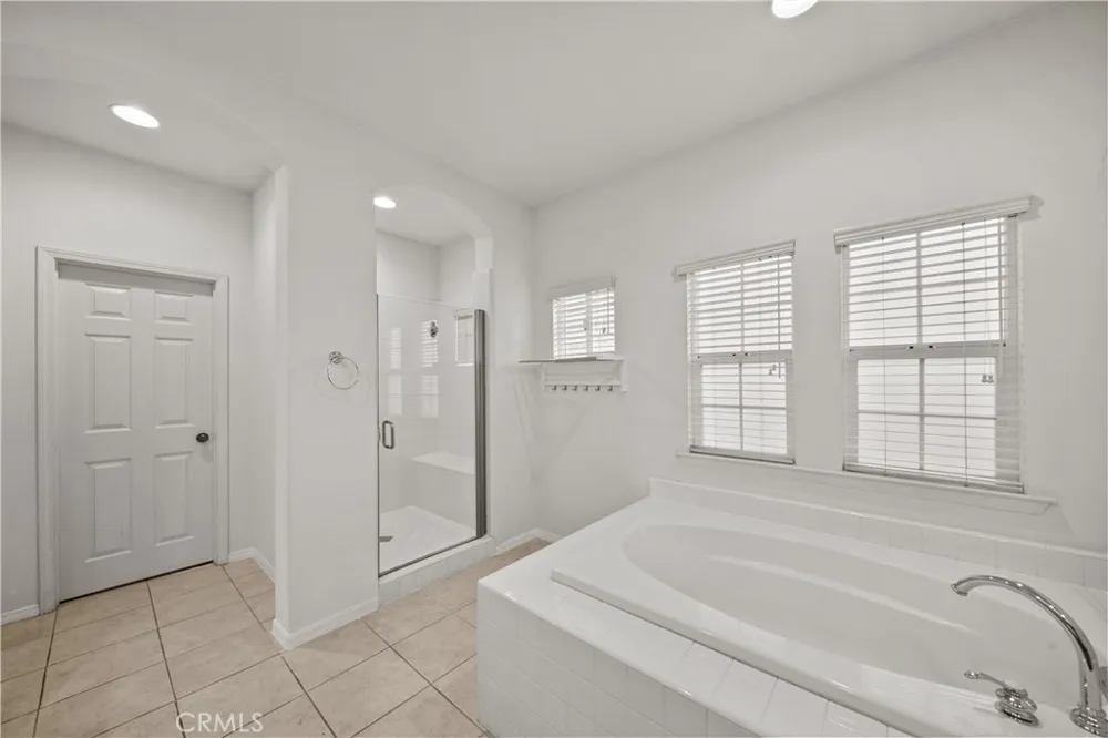 27032 Edgewater Lane Valencia, CA 91355