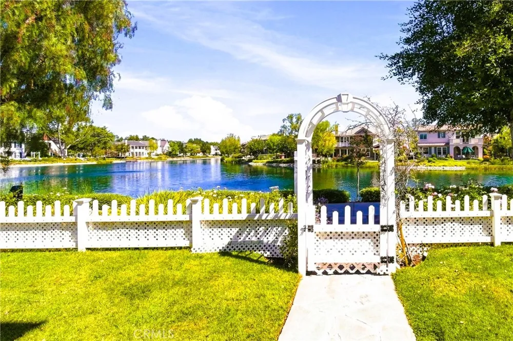 27032 Edgewater Lane Valencia, CA 91355