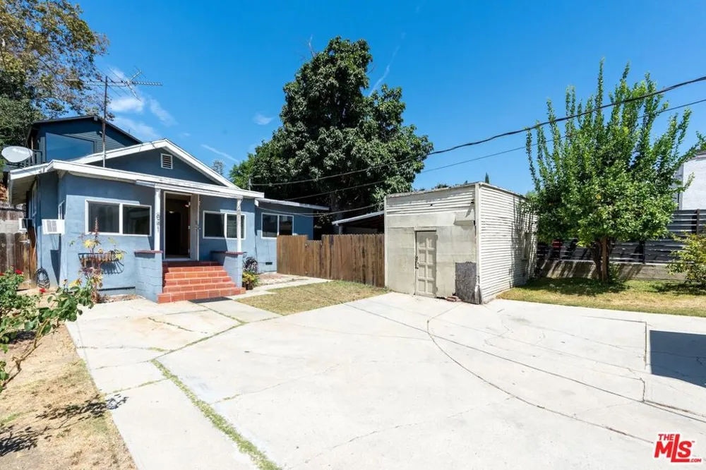 841 Laveta Terrace Los Angeles, CA 90026