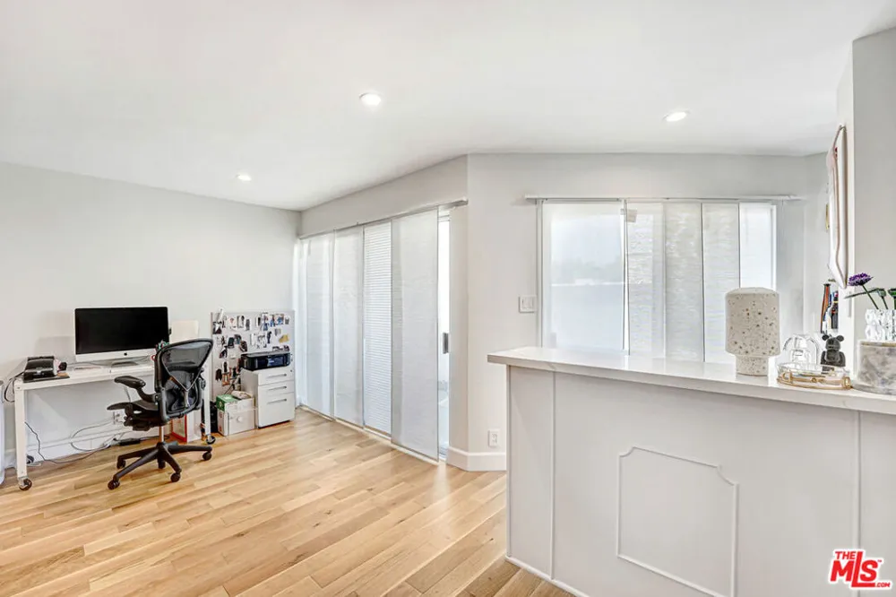 339 Oakhurst Drive #304 Beverly Hills, CA 90210