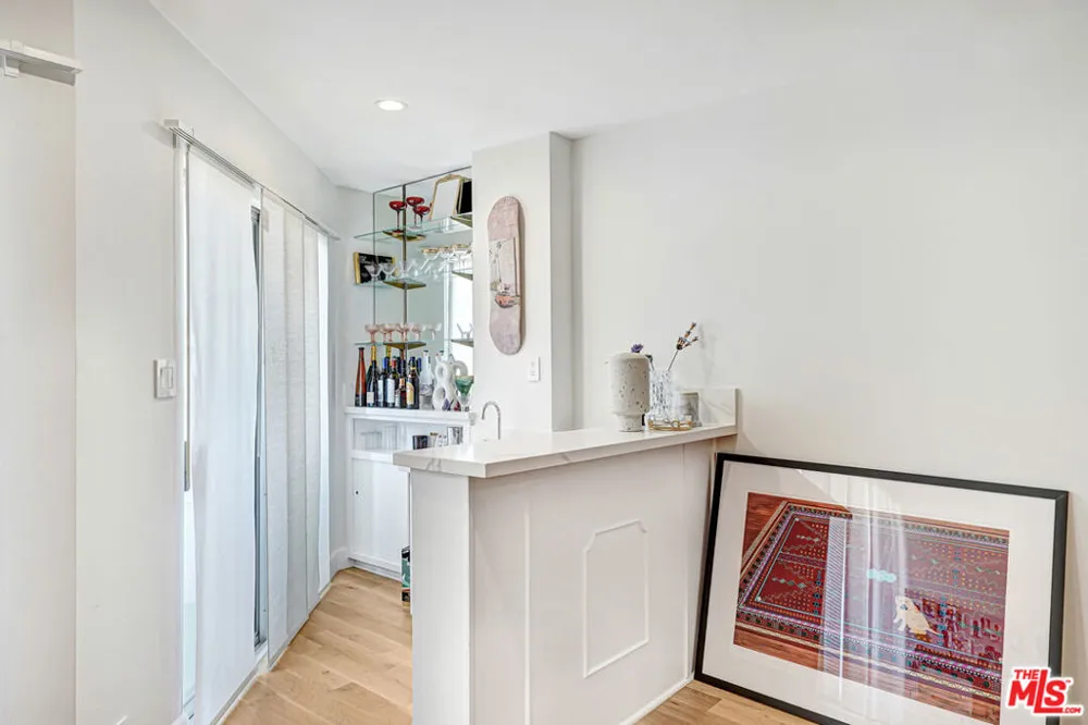 339 Oakhurst Drive #304 Beverly Hills, CA 90210