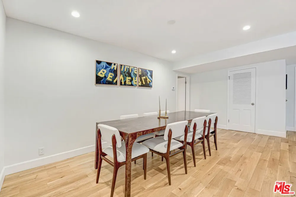 339 Oakhurst Drive #304 Beverly Hills, CA 90210