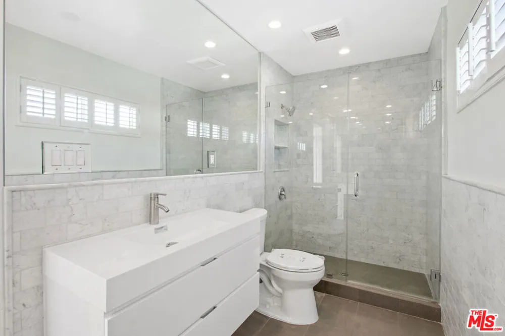 339 Oakhurst Drive #304 Beverly Hills, CA 90210