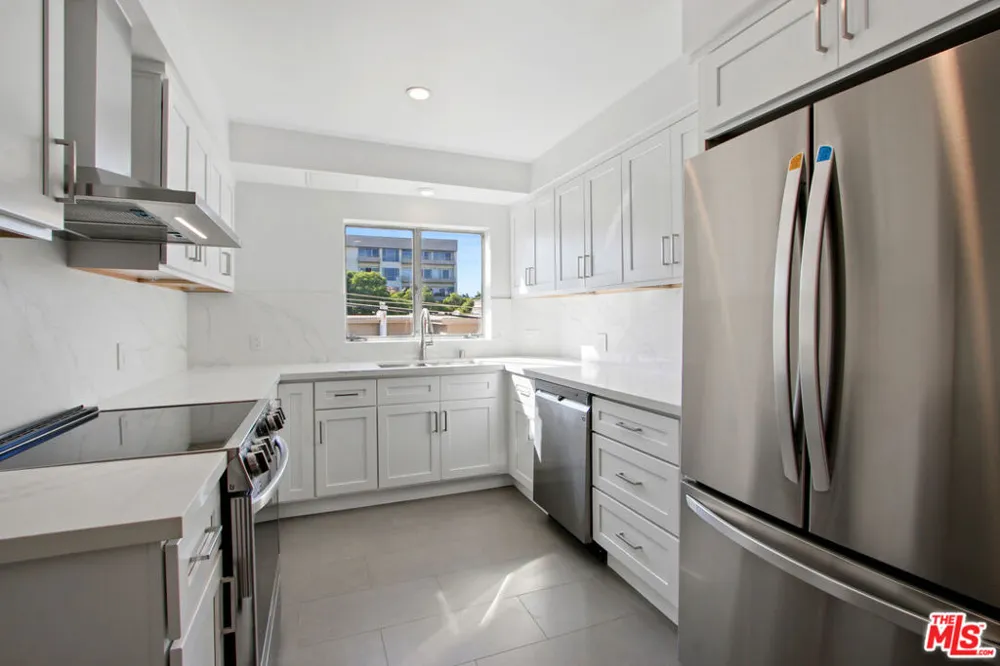 339 Oakhurst Drive #304 Beverly Hills, CA 90210