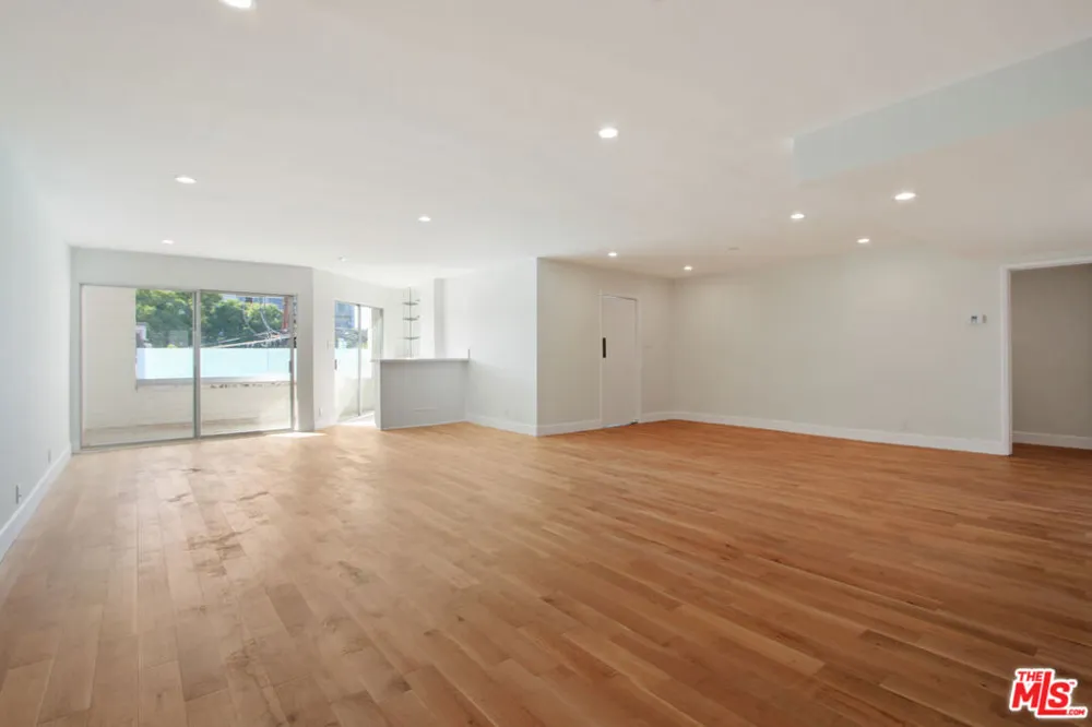 339 Oakhurst Drive #304 Beverly Hills, CA 90210