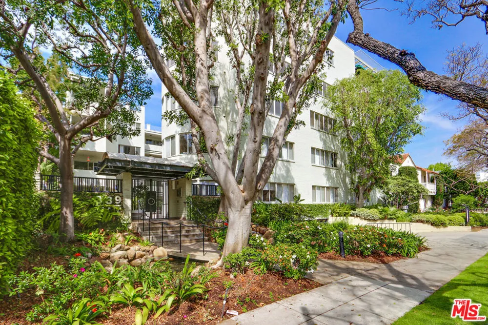 339 Oakhurst Drive #304 Beverly Hills, CA 90210