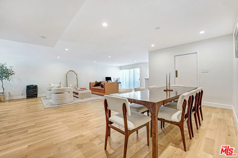 339 Oakhurst Drive #304 Beverly Hills, CA 90210