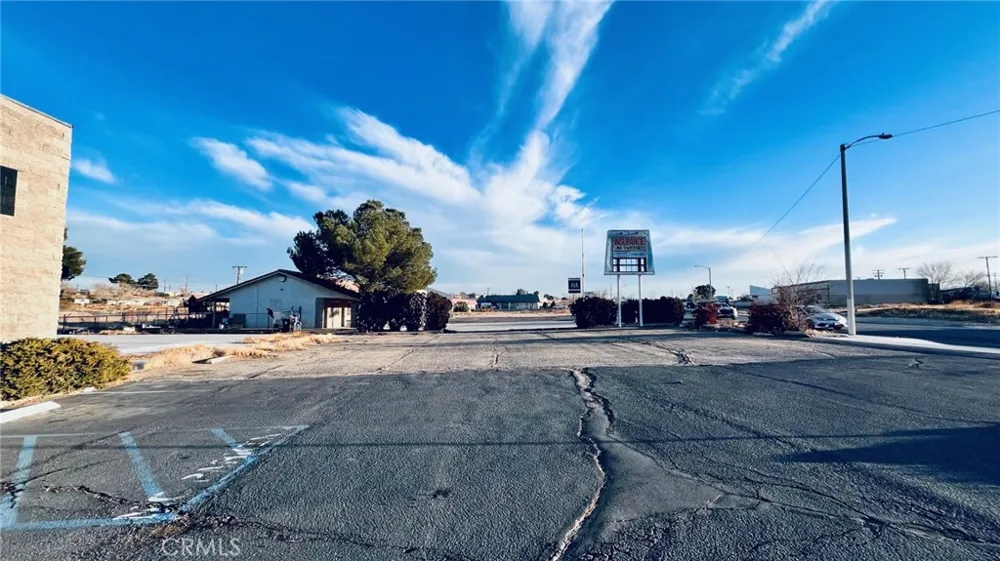 15663 Village Drive Victorville, CA 92394