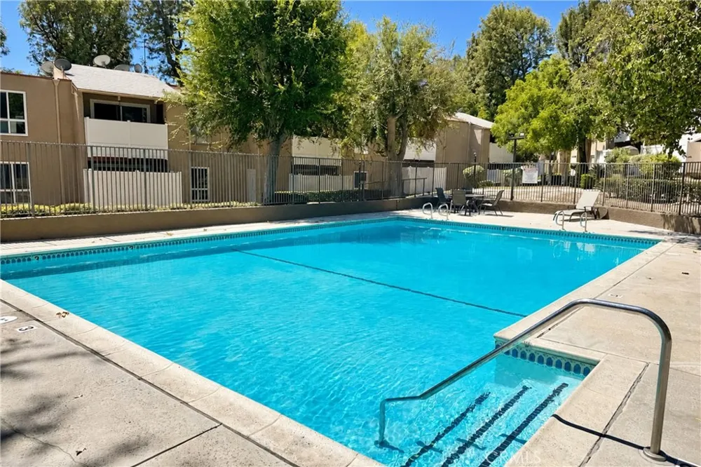 10331 Lindley #229 Porter Ranch, CA 91326