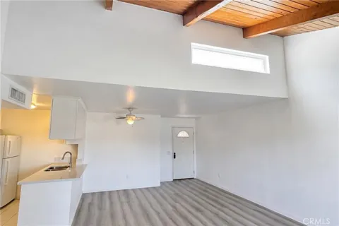 10331 Lindley #229