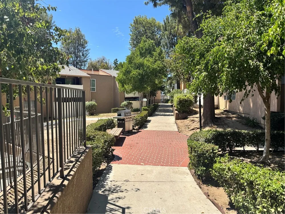 10331 Lindley #229 Porter Ranch, CA 91326