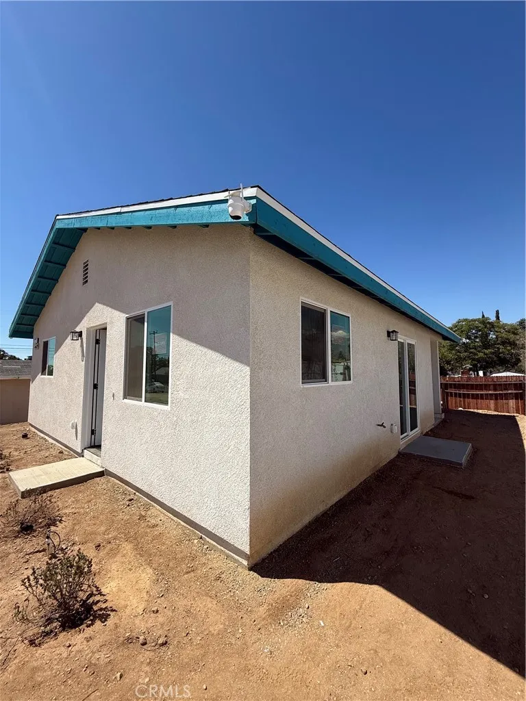 1332 Olivine Avenue Mentone, CA 92359