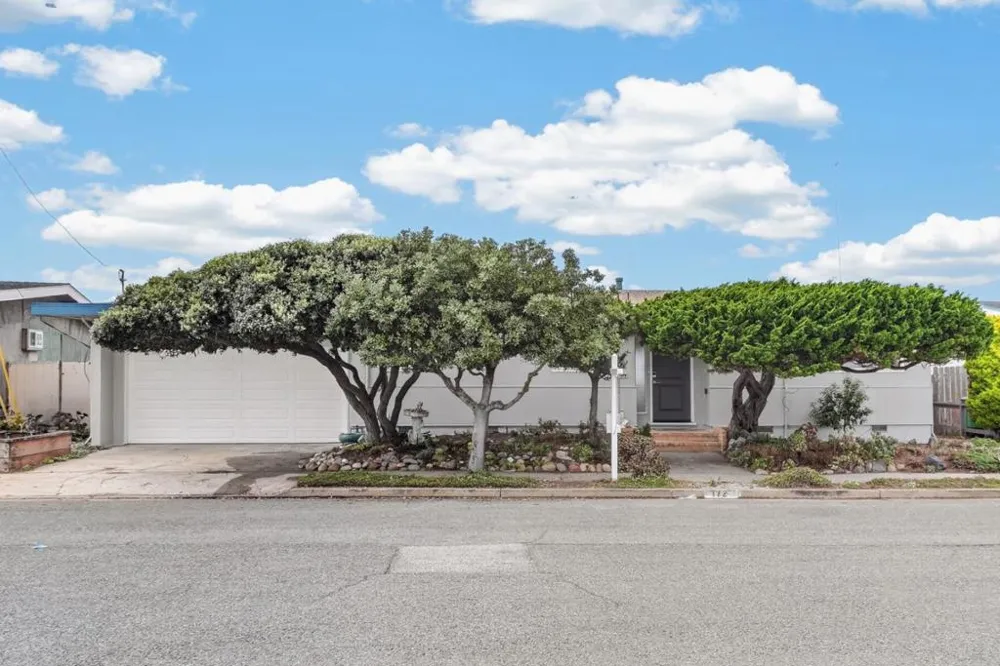 172 Shoreview Avenue Pacifica, CA 94044