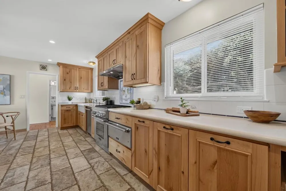 172 Shoreview Avenue Pacifica, CA 94044