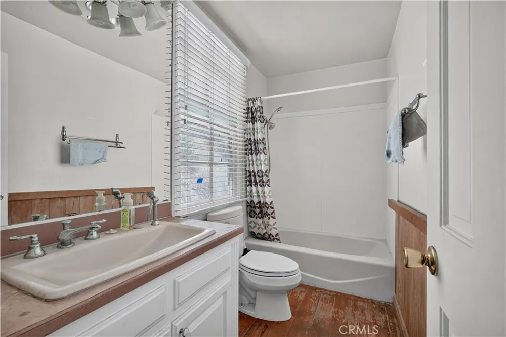 2418 S Buenos Aires Covina, CA 91724