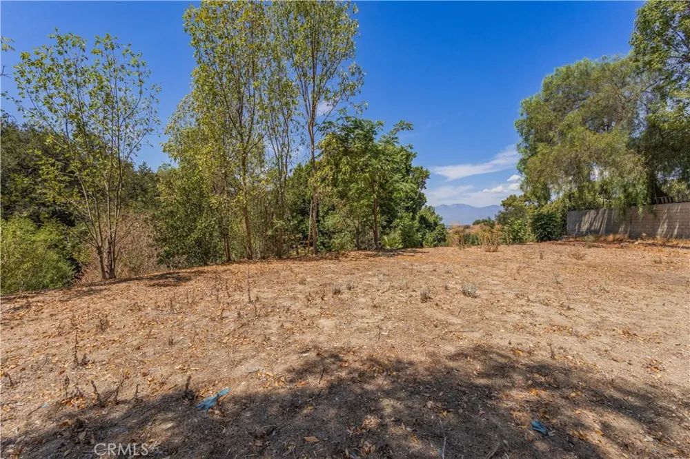2418 S Buenos Aires Covina, CA 91724