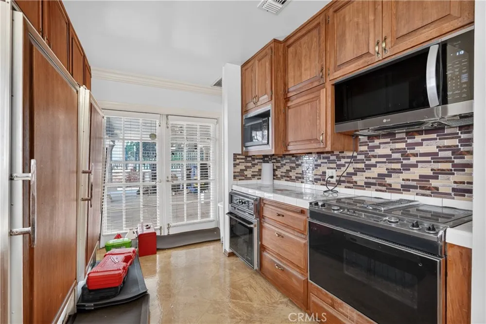 2418 S Buenos Aires Covina, CA 91724