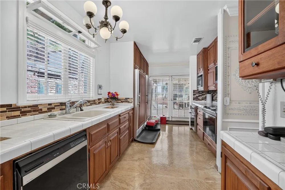 2418 S Buenos Aires Covina, CA 91724