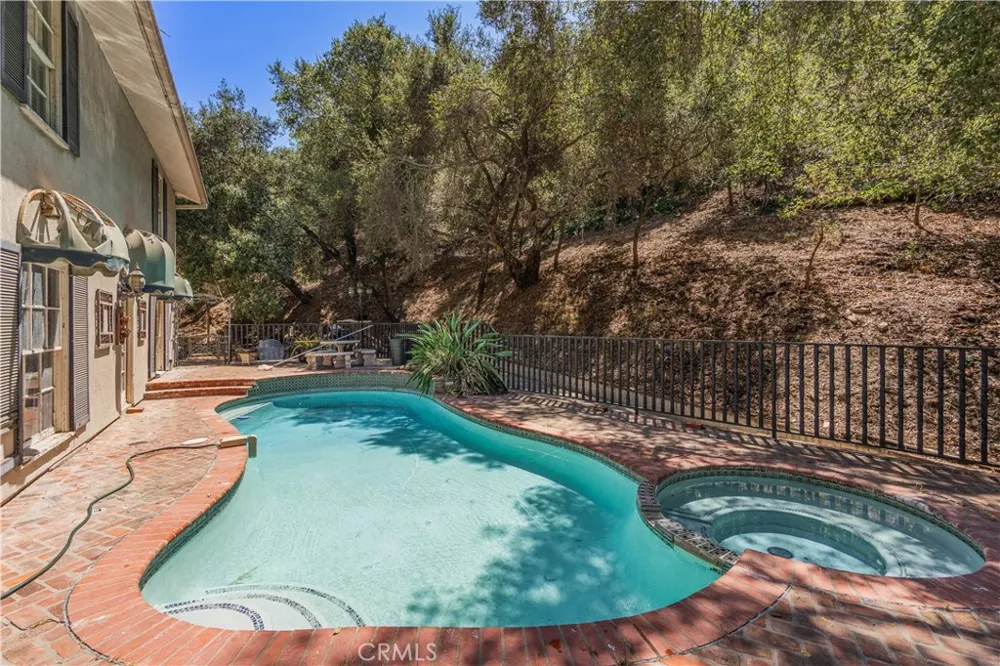 2418 S Buenos Aires Covina, CA 91724
