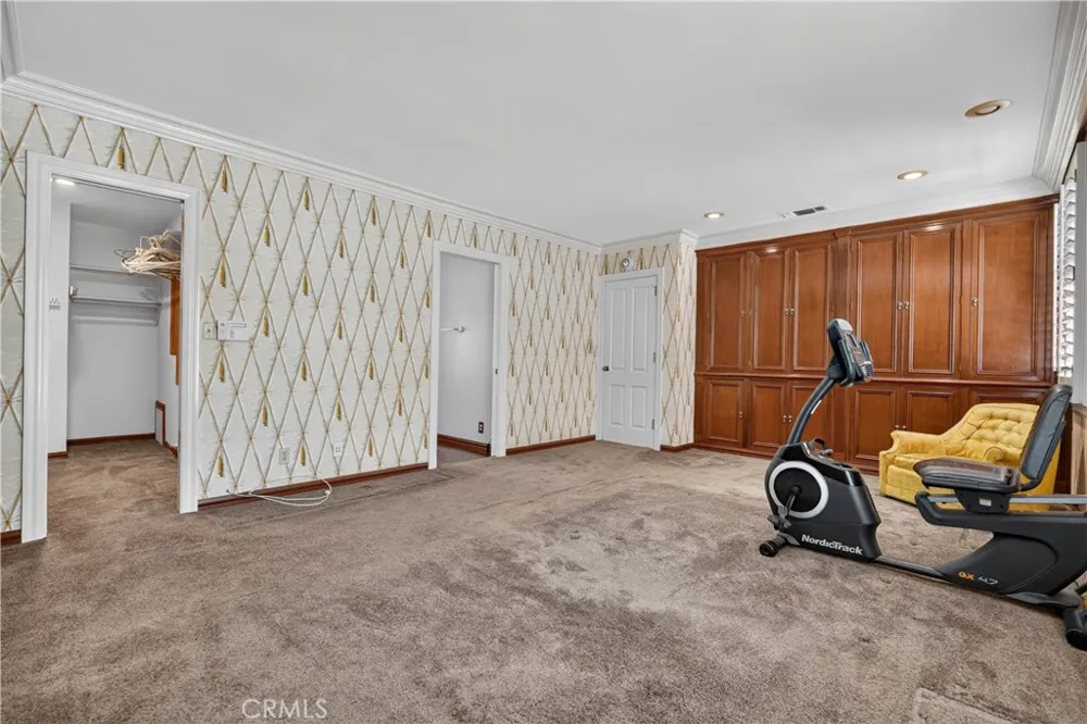2418 S Buenos Aires Covina, CA 91724