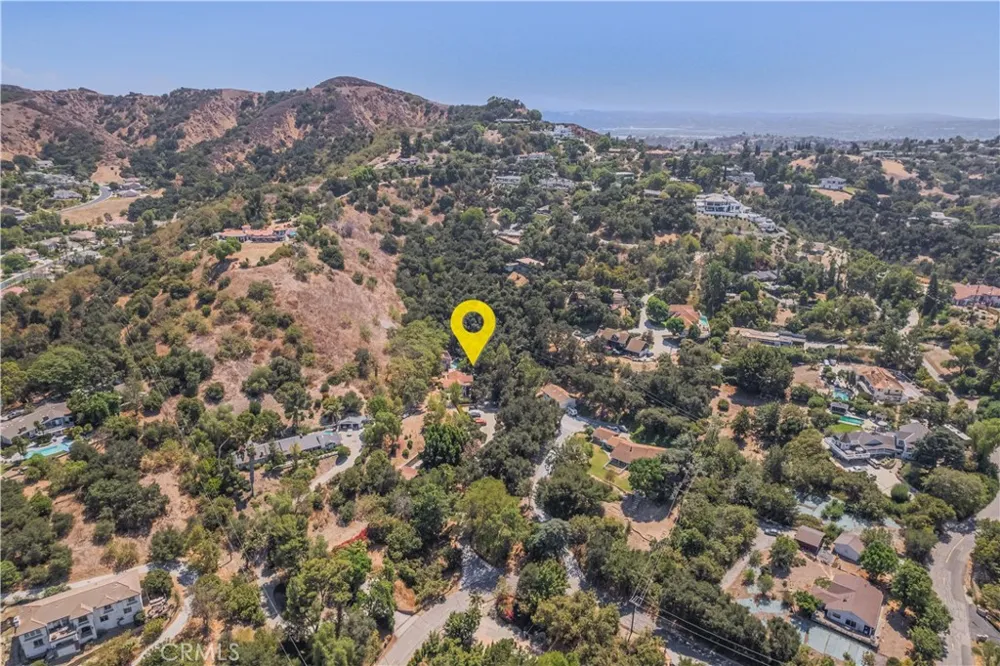 2418 S Buenos Aires Covina, CA 91724