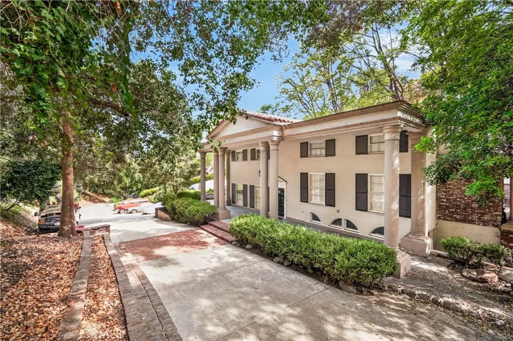 2418 S Buenos Aires Covina, CA 91724
