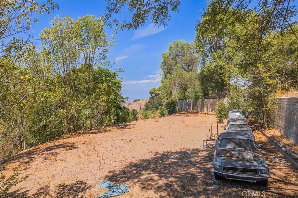 2418 S Buenos Aires Covina, CA 91724