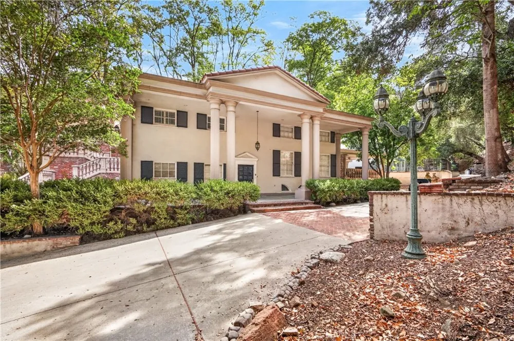 2418 S Buenos Aires Covina, CA 91724