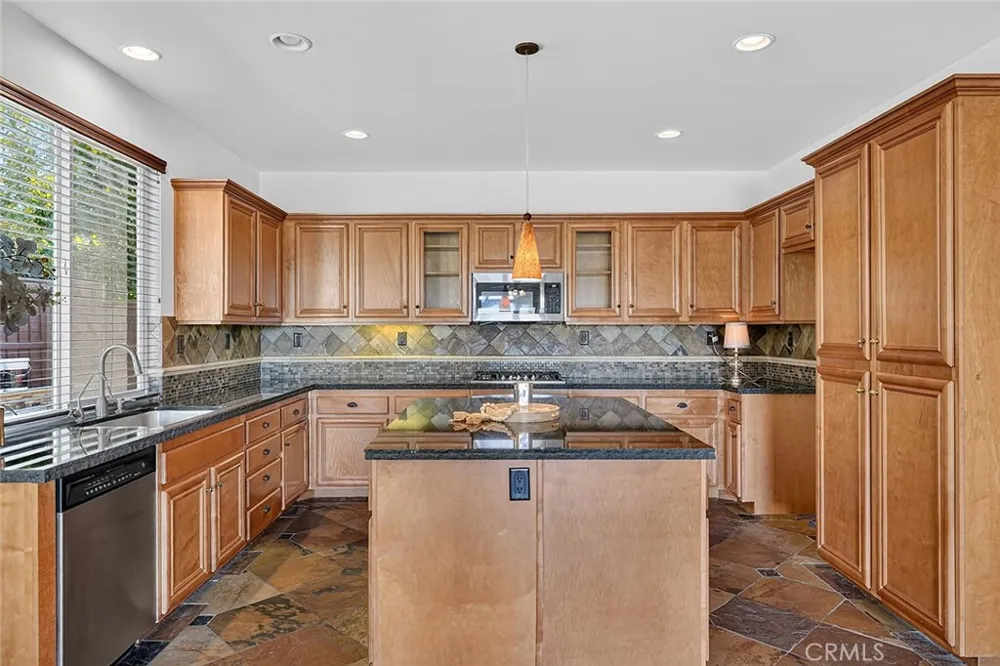 33320 Rhine Temecula, CA 92592