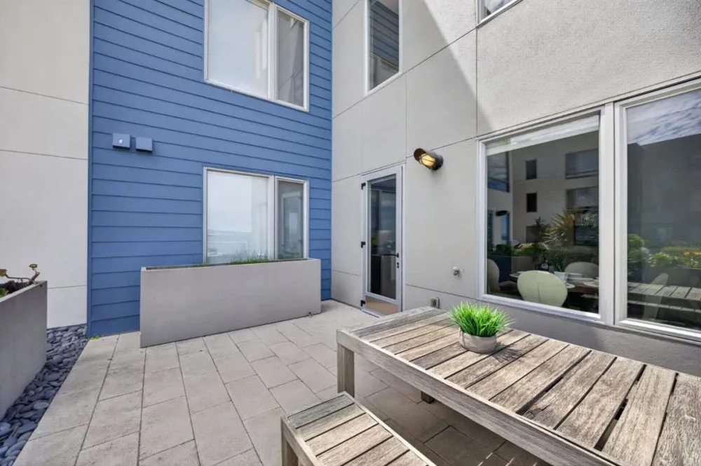 52 Innes Court #202 San Francisco, CA 94124