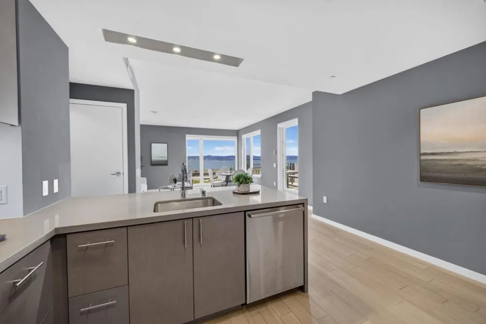 52 Innes Court #202 San Francisco, CA 94124