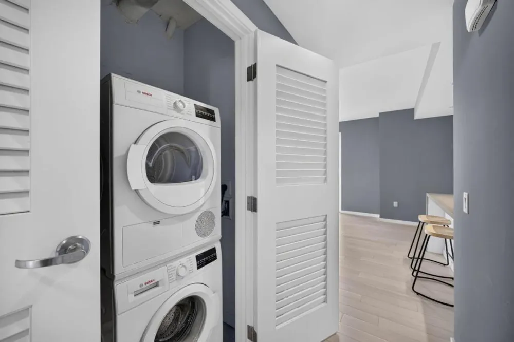 52 Innes Court #202 San Francisco, CA 94124