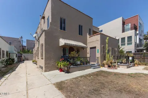 833 Ridgewood Place