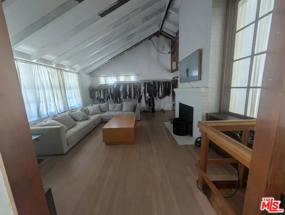 9699 Yoakum Drive Los Angeles, CA 90210