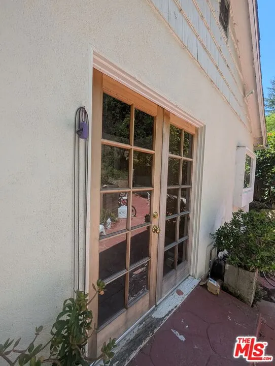 9699 Yoakum Drive Los Angeles, CA 90210