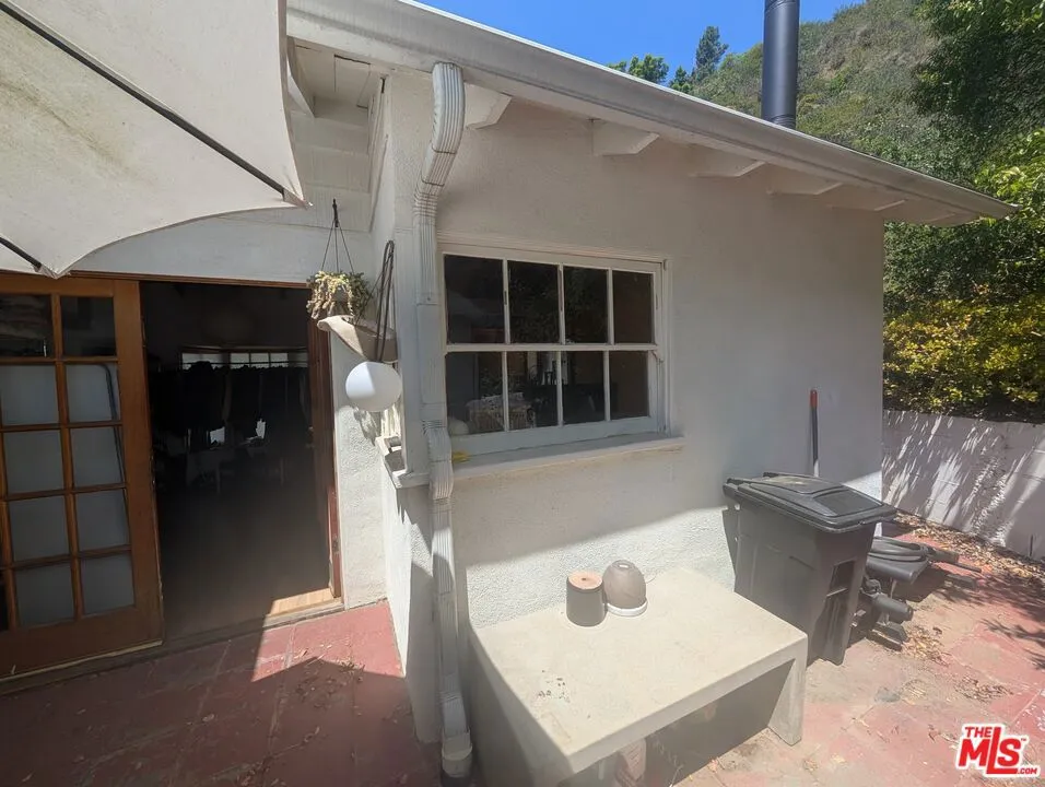 9699 Yoakum Drive Los Angeles, CA 90210