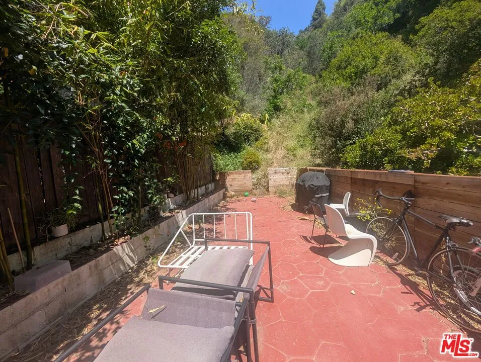 9699 Yoakum Drive Los Angeles, CA 90210
