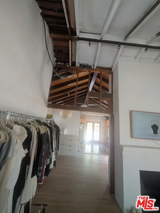 9699 Yoakum Drive Los Angeles, CA 90210