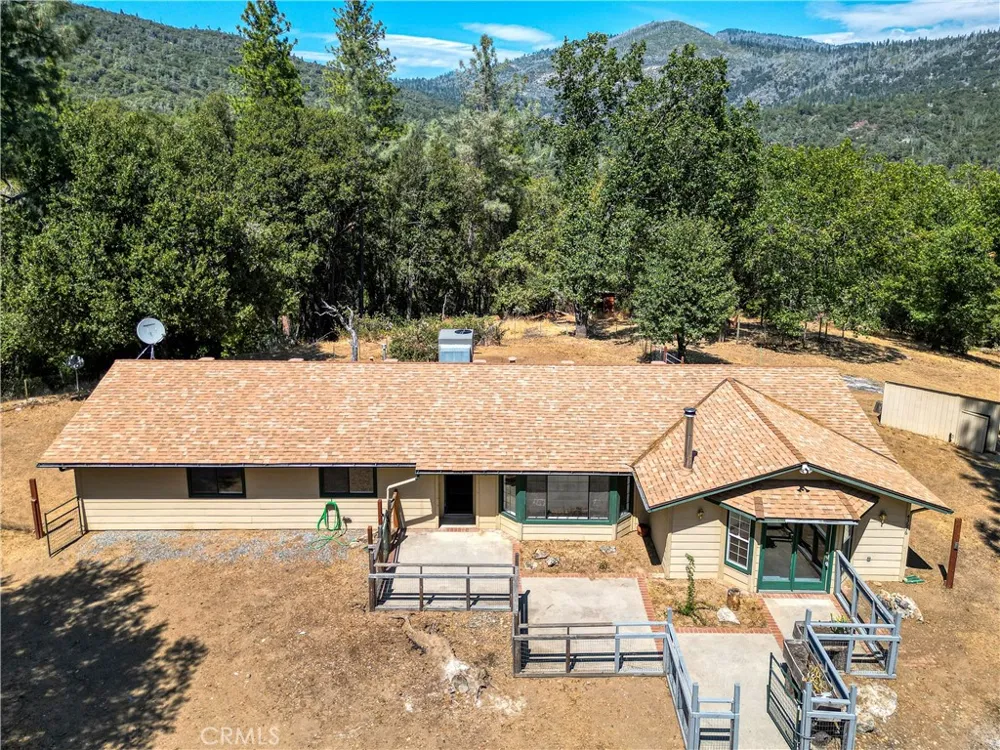 43696 Whispering Pines Drive Oakhurst, CA 93644