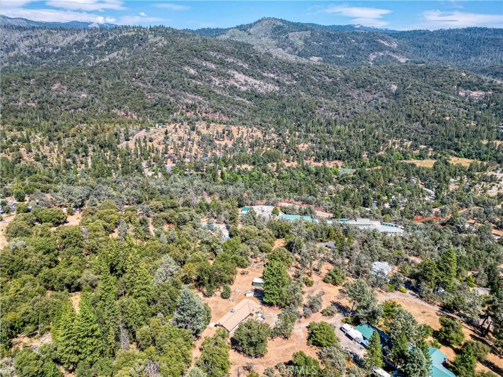 43696 Whispering Pines Drive Oakhurst, CA 93644
