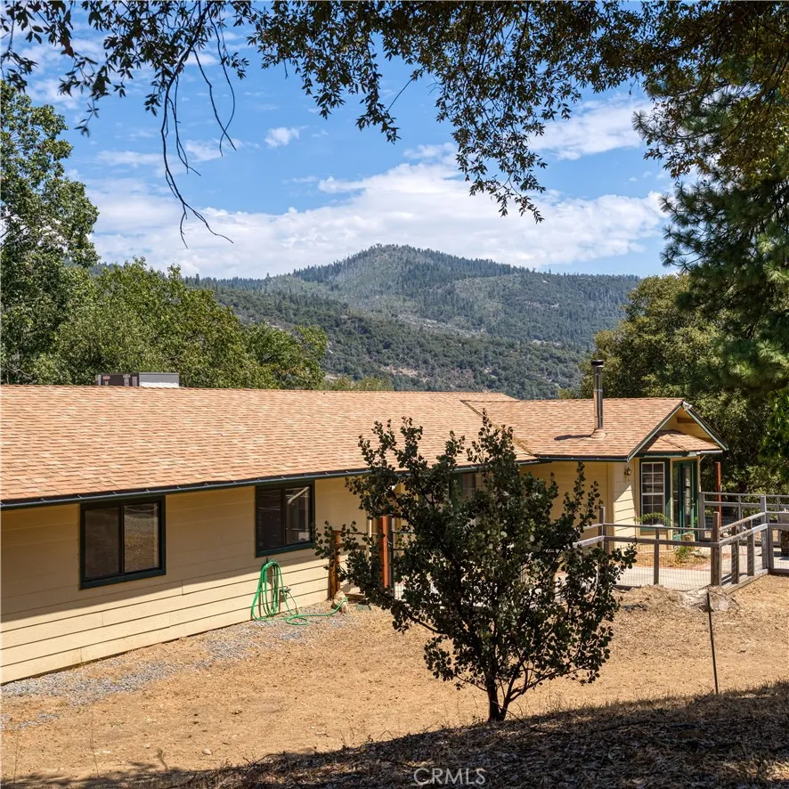 43696 Whispering Pines Drive Oakhurst, CA 93644