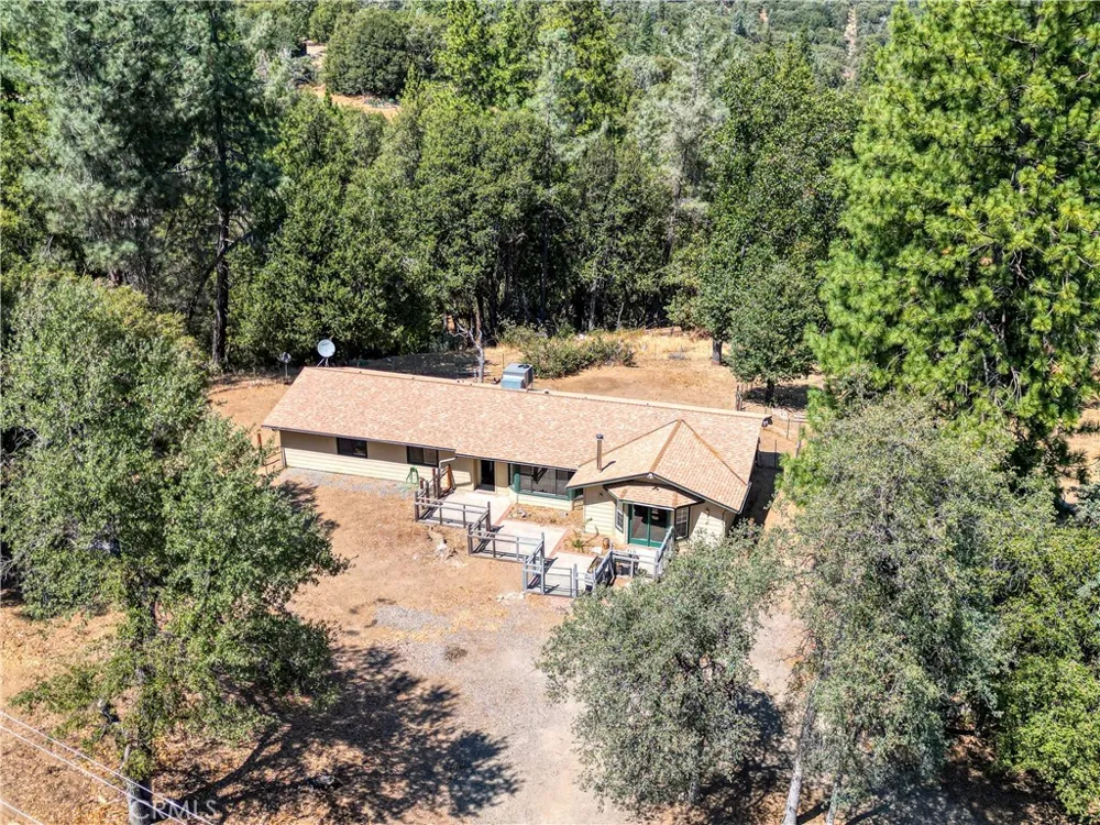 43696 Whispering Pines Drive Oakhurst, CA 93644