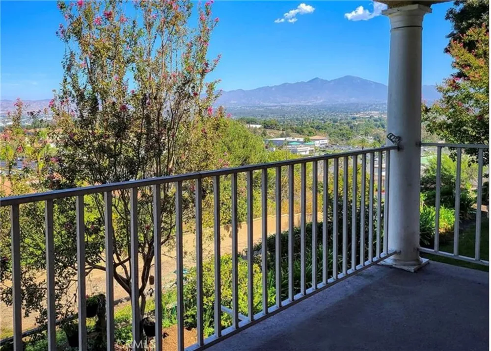 4001 Calle Sonora #2E Laguna Woods, CA 92637
