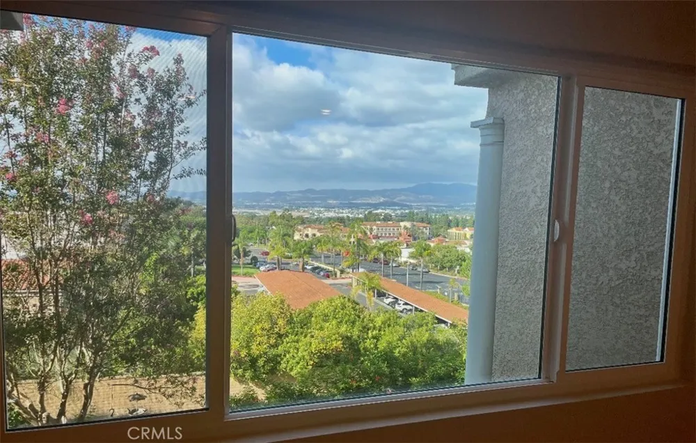 4001 Calle Sonora #2E Laguna Woods, CA 92637