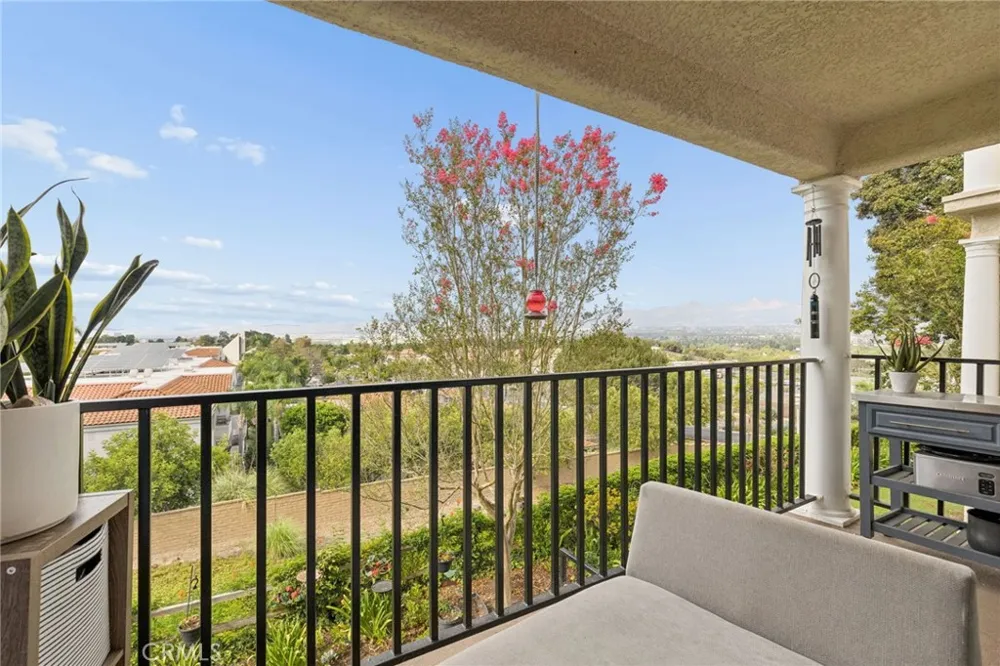 4001 Calle Sonora #2E Laguna Woods, CA 92637