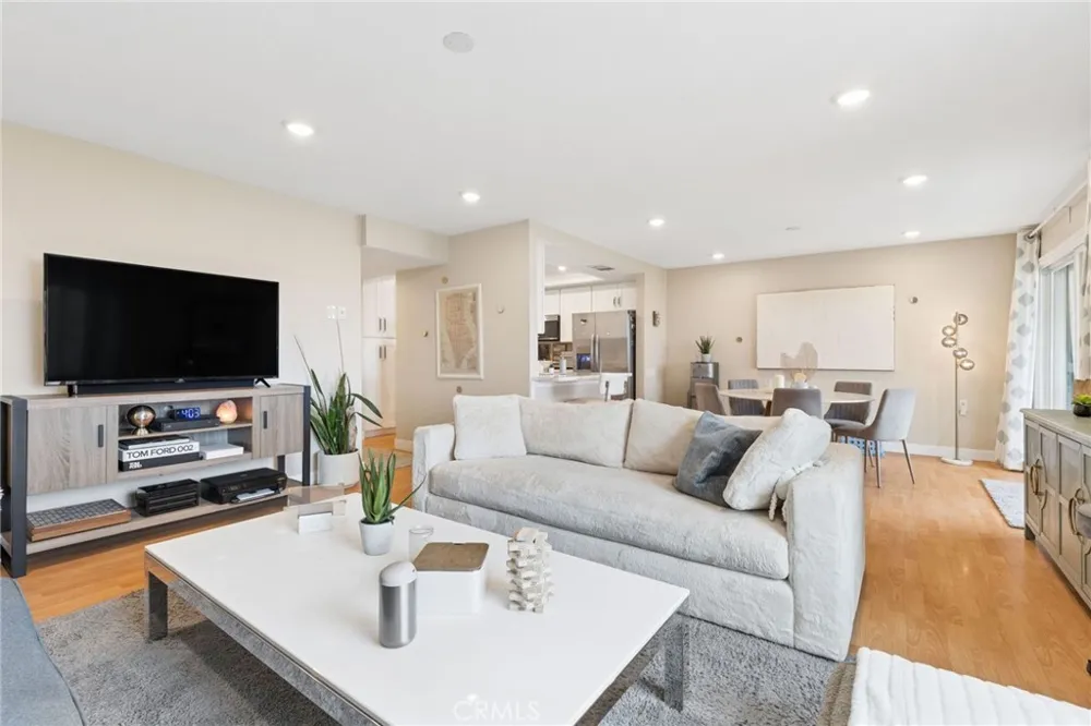 4001 Calle Sonora #2E Laguna Woods, CA 92637