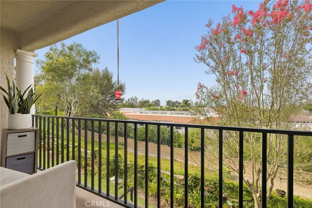 4001 Calle Sonora #2E Laguna Woods, CA 92637