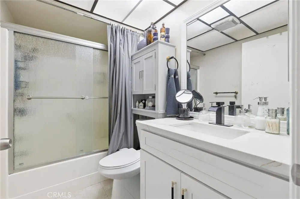 4001 Calle Sonora #2E Laguna Woods, CA 92637